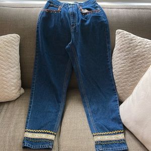 VINTAGE LIZ  CLAIBORNE CROP JEAN